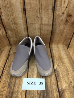 Combo 2 đôi slipon chỉ với 300k