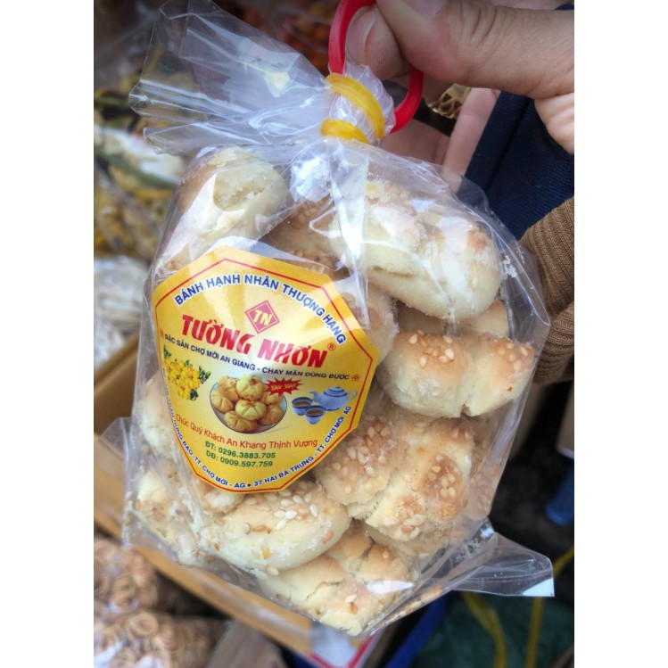 Bánh hạnh nhân Tường Nhơn Gói 240G
