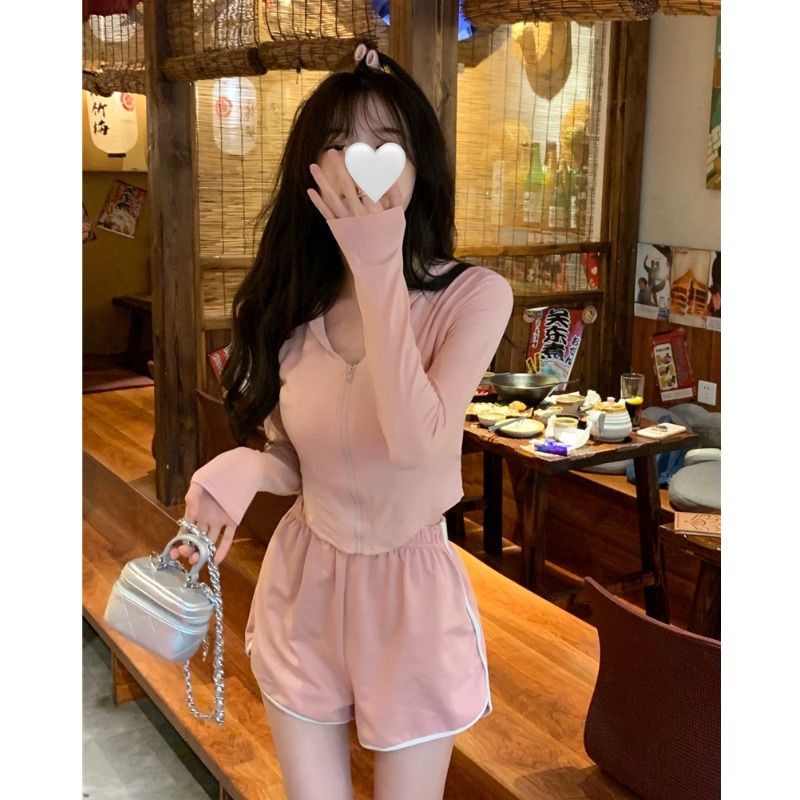 The hem arc pure desire to self-cultivation sports jacket women's autumn leisure short style to wear a spicy girl blouse design feeling small trend
