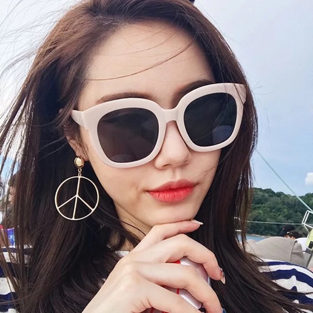 Kính mặt vuông