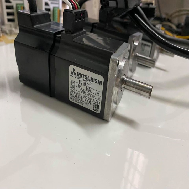 HC-KFS13 Motor Servo J2S 100w không thắng