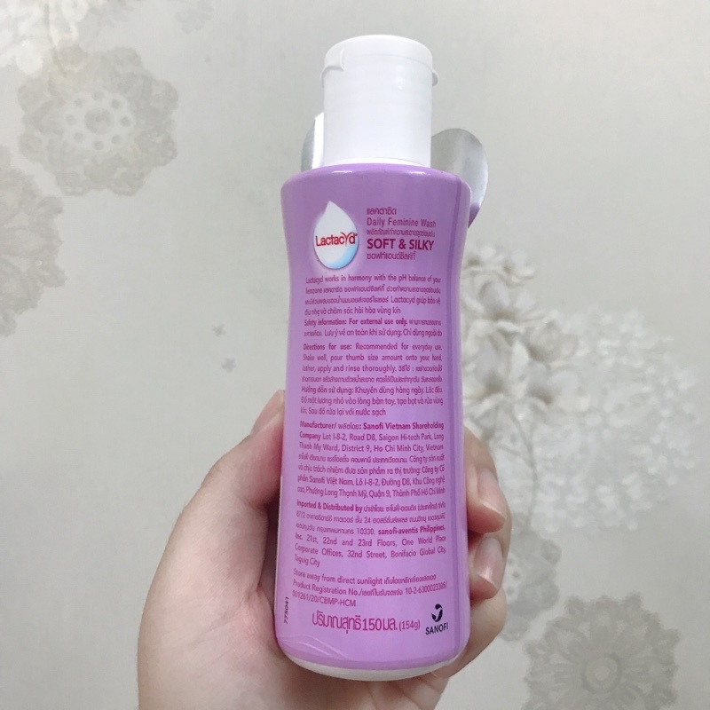 Dung Dịch Vệ Sinh Phụ Nữ Lactacyd Soft &amp; Silky Moisturizing Daiy Feminine Wash 150ml - 250ml