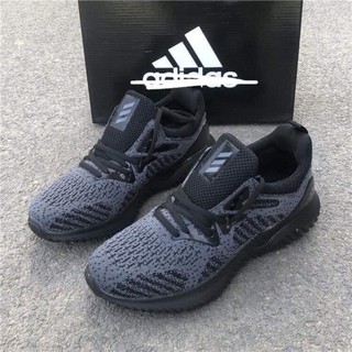 Giày sneakers