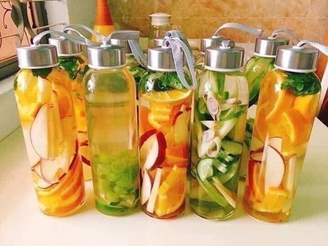 Chai thuỷ tinh 500ml có quai sách tiện lợi