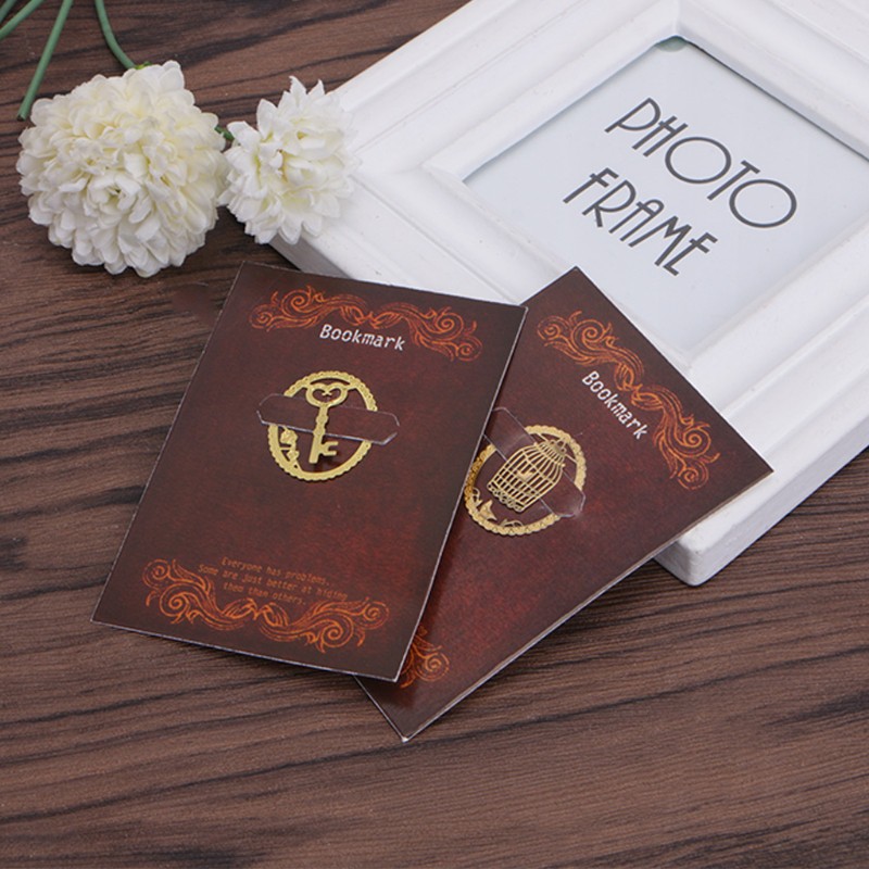 Thẻ đánh dấu trang sách bằng kim loại ấn tượng