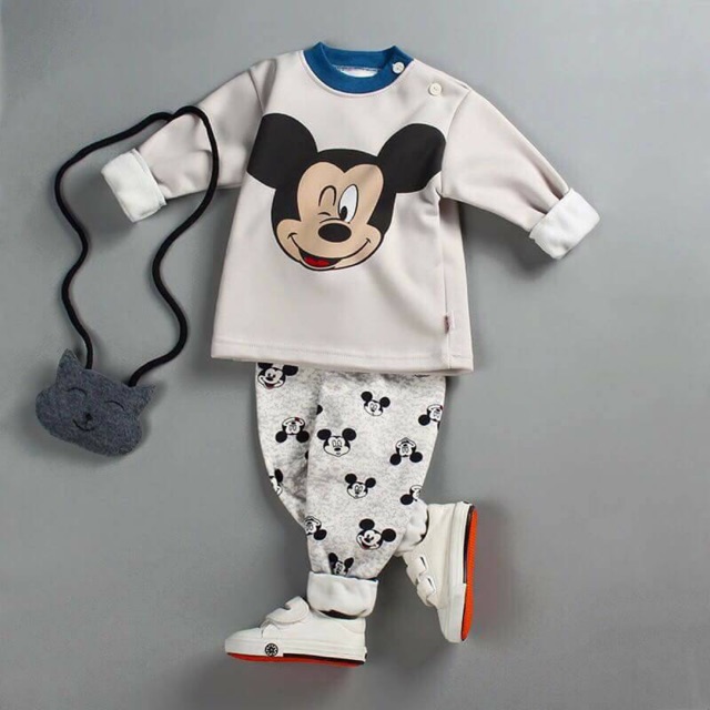 Set mickey bé trai.