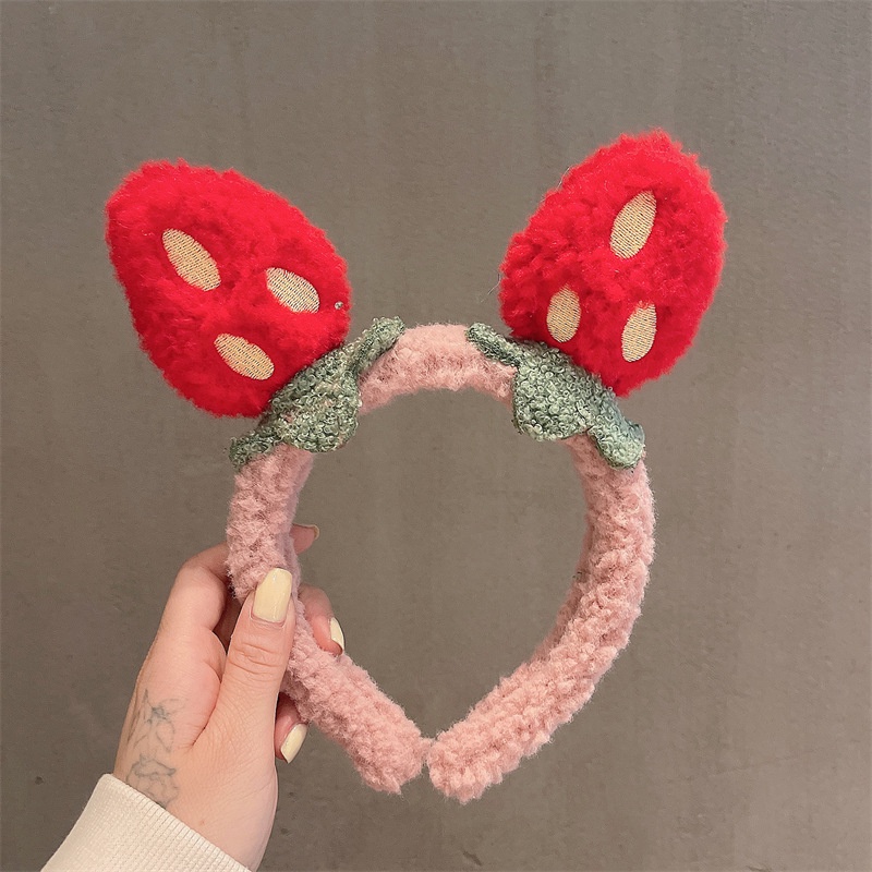 Cài tóc hình quả dâu dễ thương cho nữ