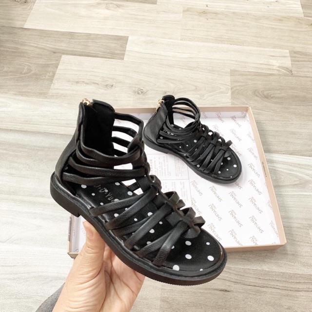 Sandal chiến binh