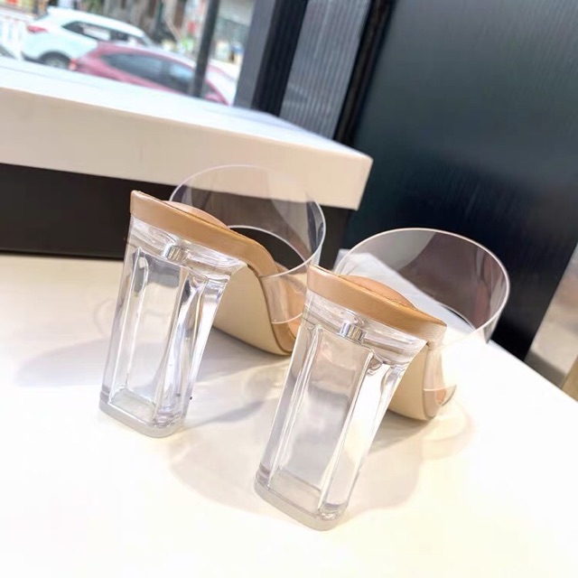 Dép lê 2 quai trong 7 p