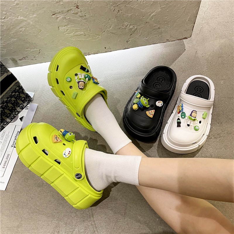 Dép Cross kèm charm đế cao 6cm siêu dễ thương cực êm chân hot 2022