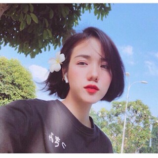 Hoa sứ cài tóc xinh xinh