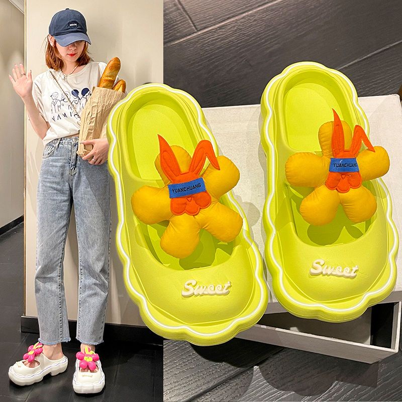 Dép Sandal Đế Xuồng Dày Đục Lỗ Đính Hoa Hoạt Hình Dễ Thương Thời Trang
