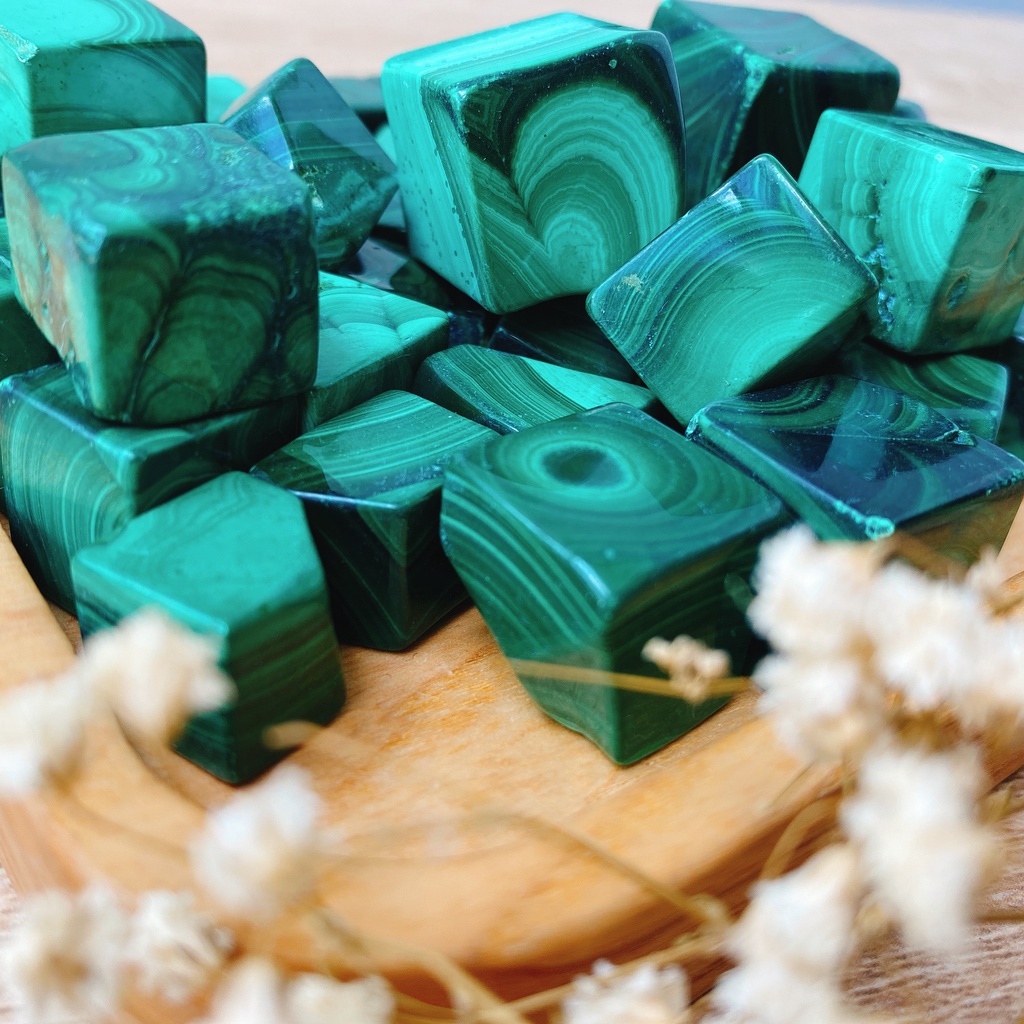 Viên đá thanh tẩy Malachite Tumbled (Đá Lông Công) tự nhiên, trụ đá thach anh dùng trong Tarot, Reiki, đá phong thủy
