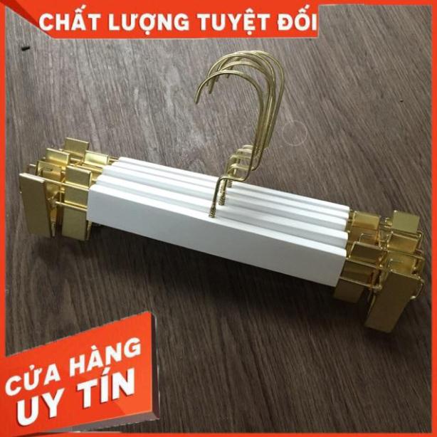 Móc kẹp quần áo gỗ Sơn trắng đầu móc mạ vàng đầu kẹp mạ vàng cao cấp.