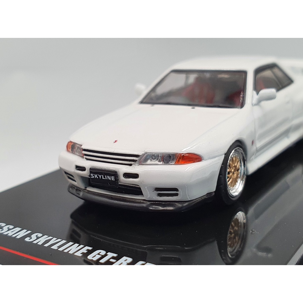 Xe Mô Hình Nissan Skyline GT-R (R32) 1:64 Inno ( Trắng )