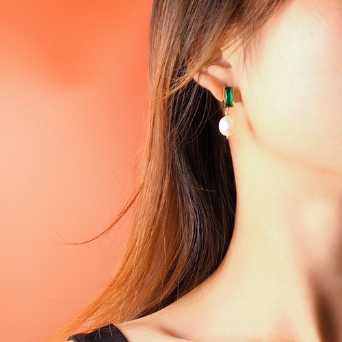 Bông Tai Đá Nhân Tạo Xanh Lá Thép Titan Ko Rỉ TT 3601