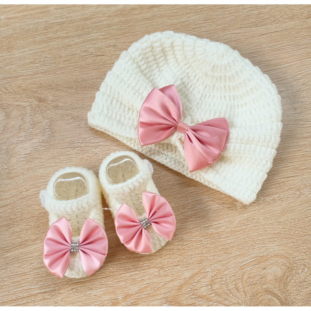 Set nón tuban và giày cho bé mẫu mới