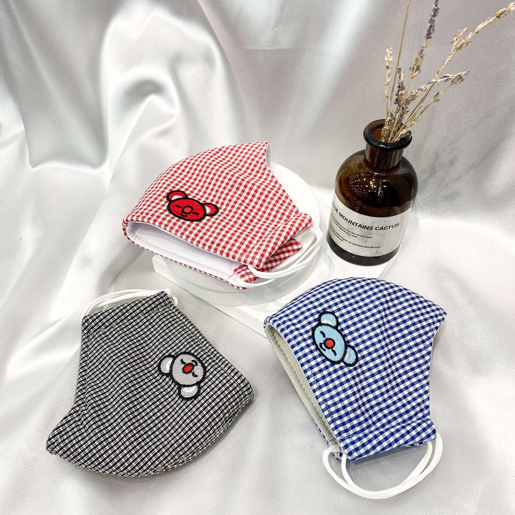 Khẩu Trang Vải Trẻ Em Trung Caro Nhỏ Duy Ngọc kiểu truyền thống cho bé từ 3 đến 7 tuổi -chống tia UV, an toàn (7369)