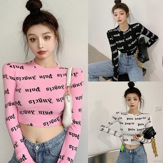 Áo croptop tay dài hoạ tiết chữ in thiết kế ôm sát tôn dáng dành cho nữ