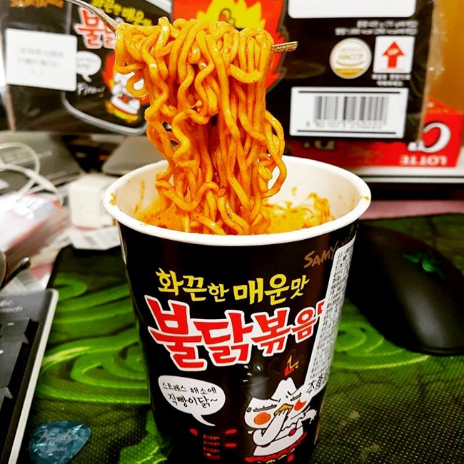 Mì Ly Cay Hàn Quốc Samyang Khô Vị Gà 70gr - Ramen - Pad Thái