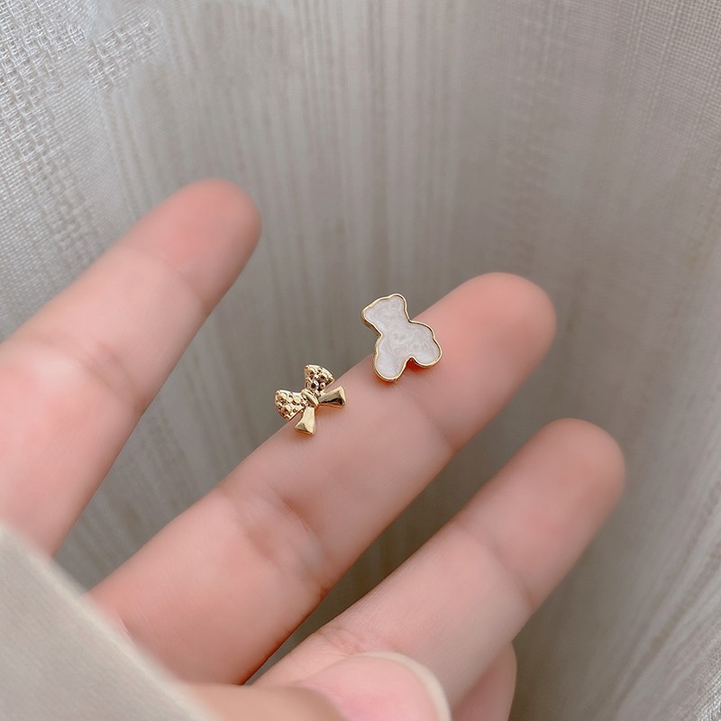 Bông tai gấu bất đối xứng đơn giản phong cách thời trang cá tính xu hướng 2021