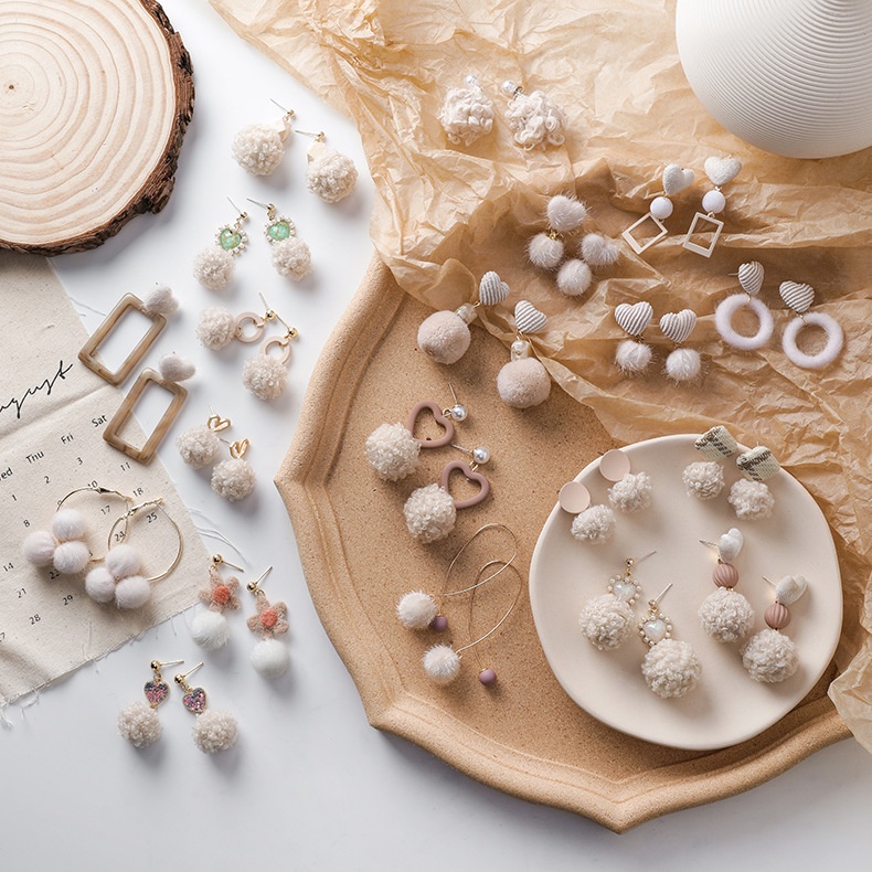 Bông Tai Hình Cục Bông Cuộn Phong Cách Hàn Quốc Thời Trang 2022 Cho Nữ