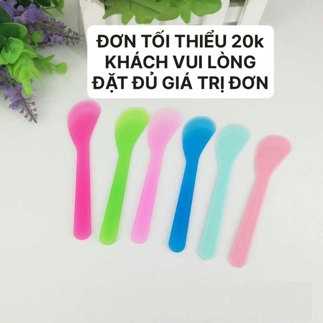 Que nhựa phết gel wax lông và trộn bột