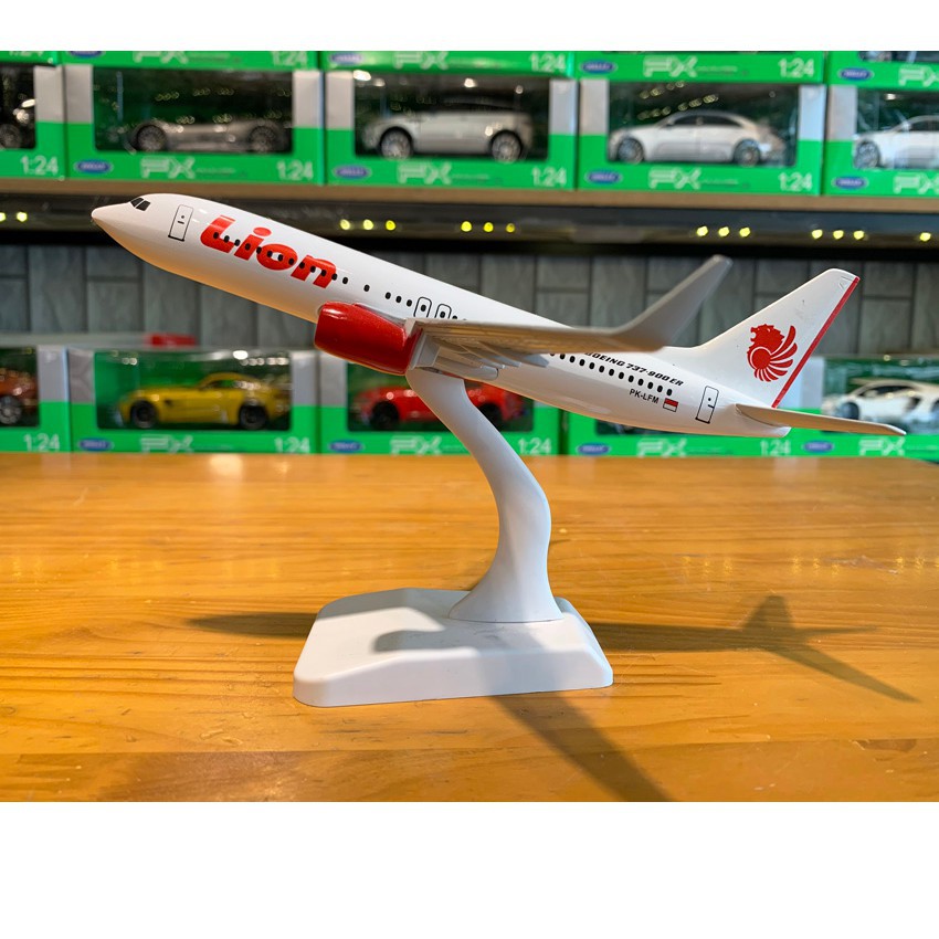 Mô hình máy bay Boeing 737 Lion Air 20cm