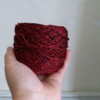 Sợi dệt kim tuyến cuộn tròn còn đỏ đô, vàng, xanh than