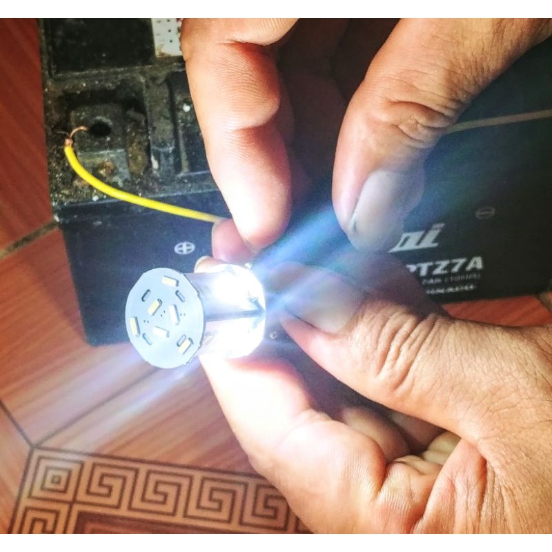 1 ĐÈN LED STOP HẬU CHỚP NHÁY CHẠY KIỂU AUDI SÁNG MÀU CỰC ĐẸP XE MÁY XE HƠI ÔTÔ MẪU MỚI HÀNG CHẤT LƯỢNG