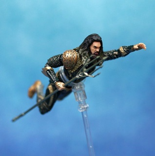Mô hình Aquaman mafex