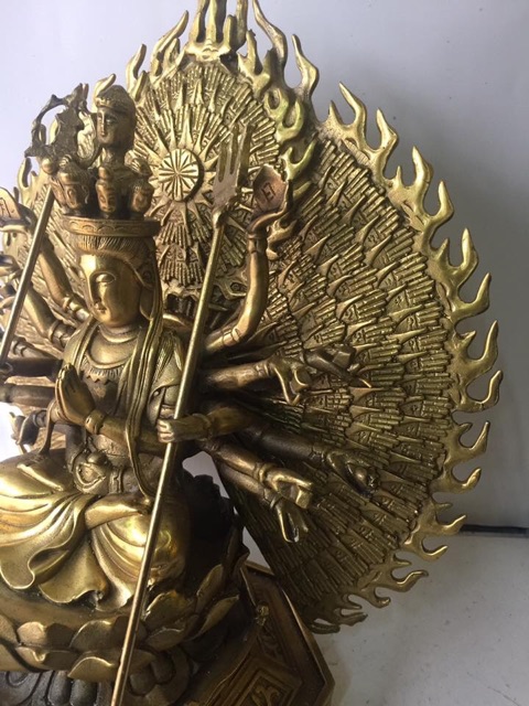 Tượng đồng thiên thủ thiên nhãn