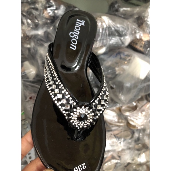 Dép kẹp gót 4-5p, quai đính đá rất đẹp, có size từ 36-39