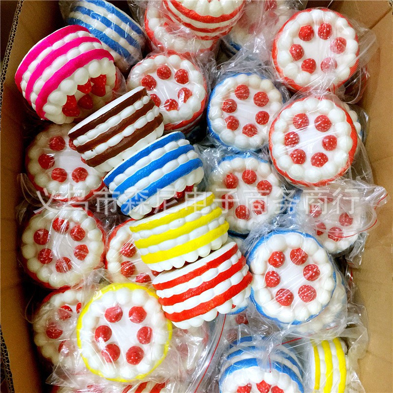 Squishy đồ chơi bánh mặt gấu lè lưỡi kèm bao suy bì