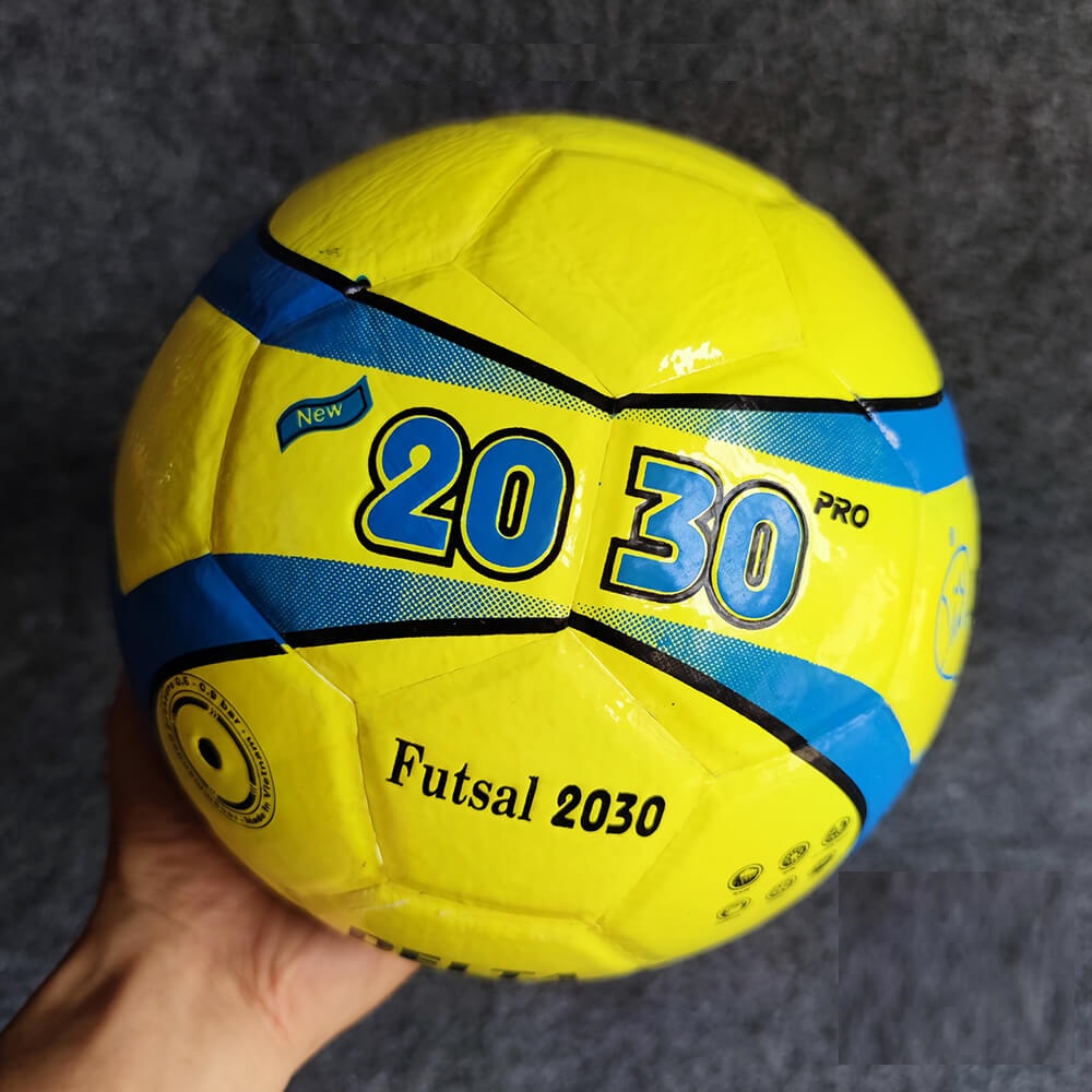 Quả Bóng Đá, Quả bóng đá Futsal 2030 Prostar Delta - Dungcusport tặng lưới + kim bơm