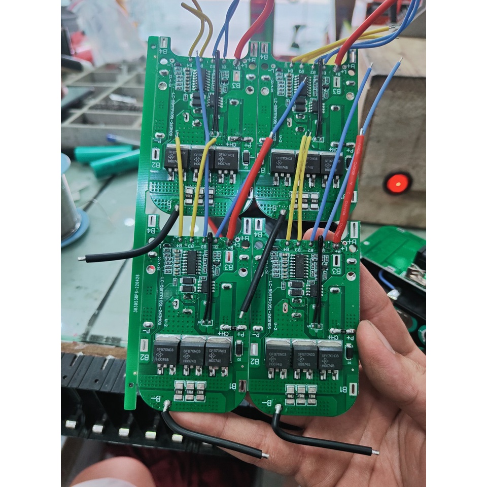 Pin 10cell 21v tự đóng , Bảo hành 1 NĂM sài mạch 80A cho tất cả các chân pin phổ thông Makita