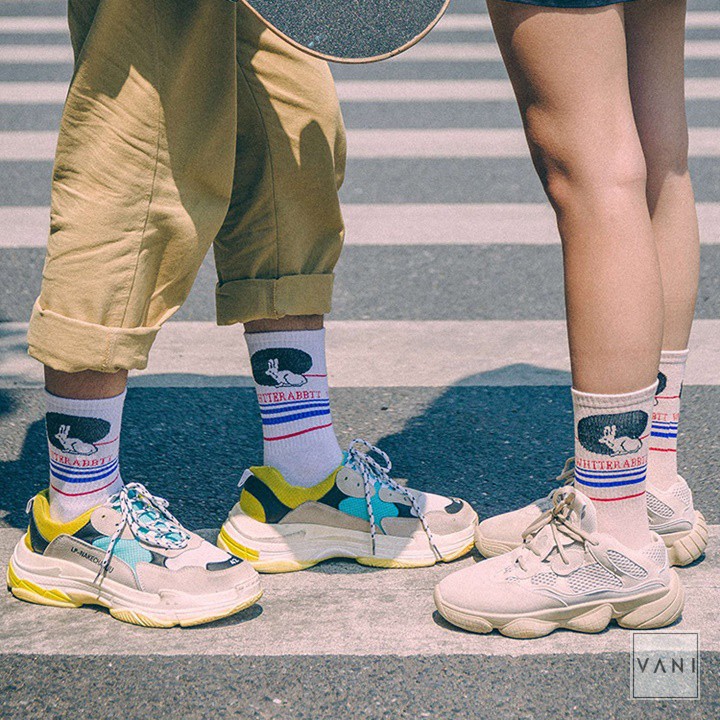 Tất Vớ Nam Nữ Cao Cổ Họa Tiết Chú Thỏ Whiter Abbti Phong Cách Unisex - Vani Store [TAT00094]