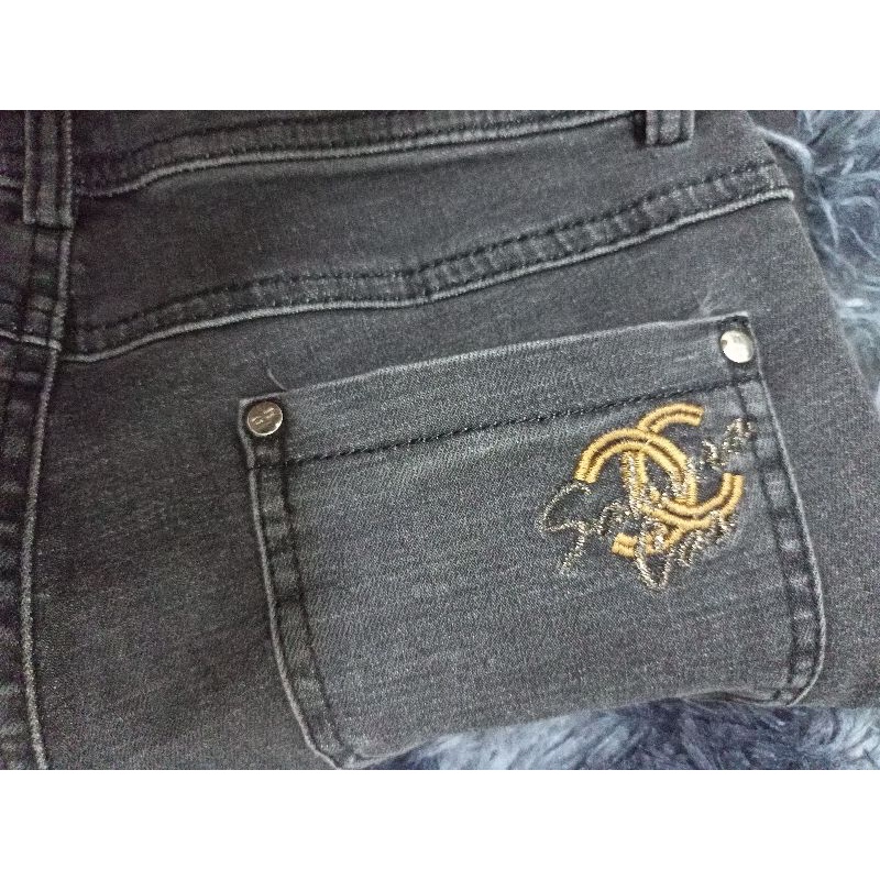 Quần jean size nhỏ kéo qua xem hình