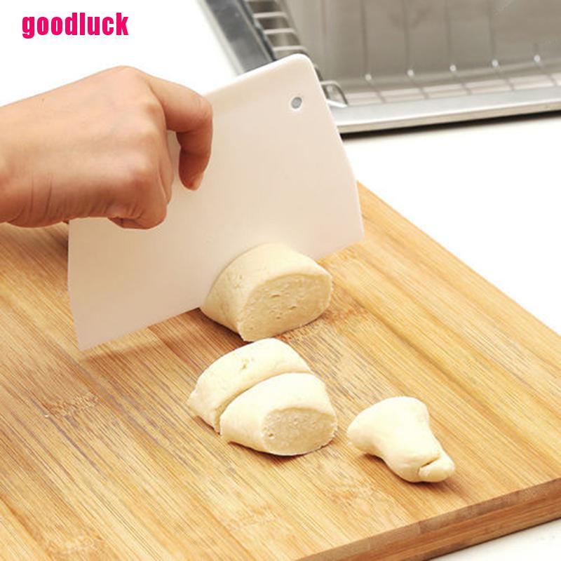 1 Dụng Cụ Cắt Bánh Bằng Nhựa Mịn Kèm Thước Đo