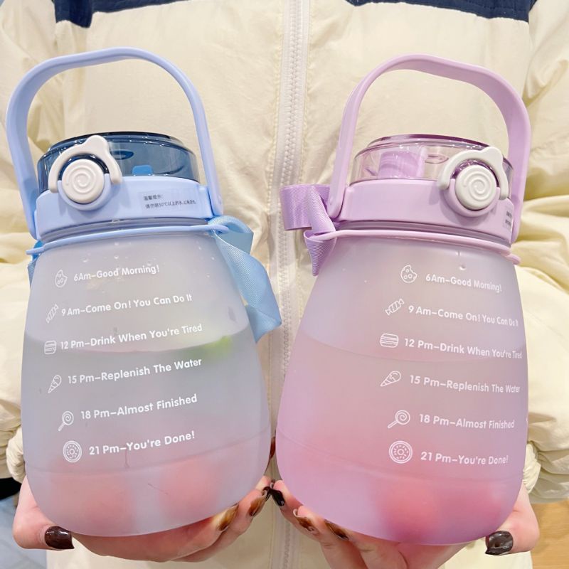 Bình uống nước thể thao bụng phệ dễ thương có ống hút dung tích 1,3L kèm dây, cọ, hình dán loại 1 2022