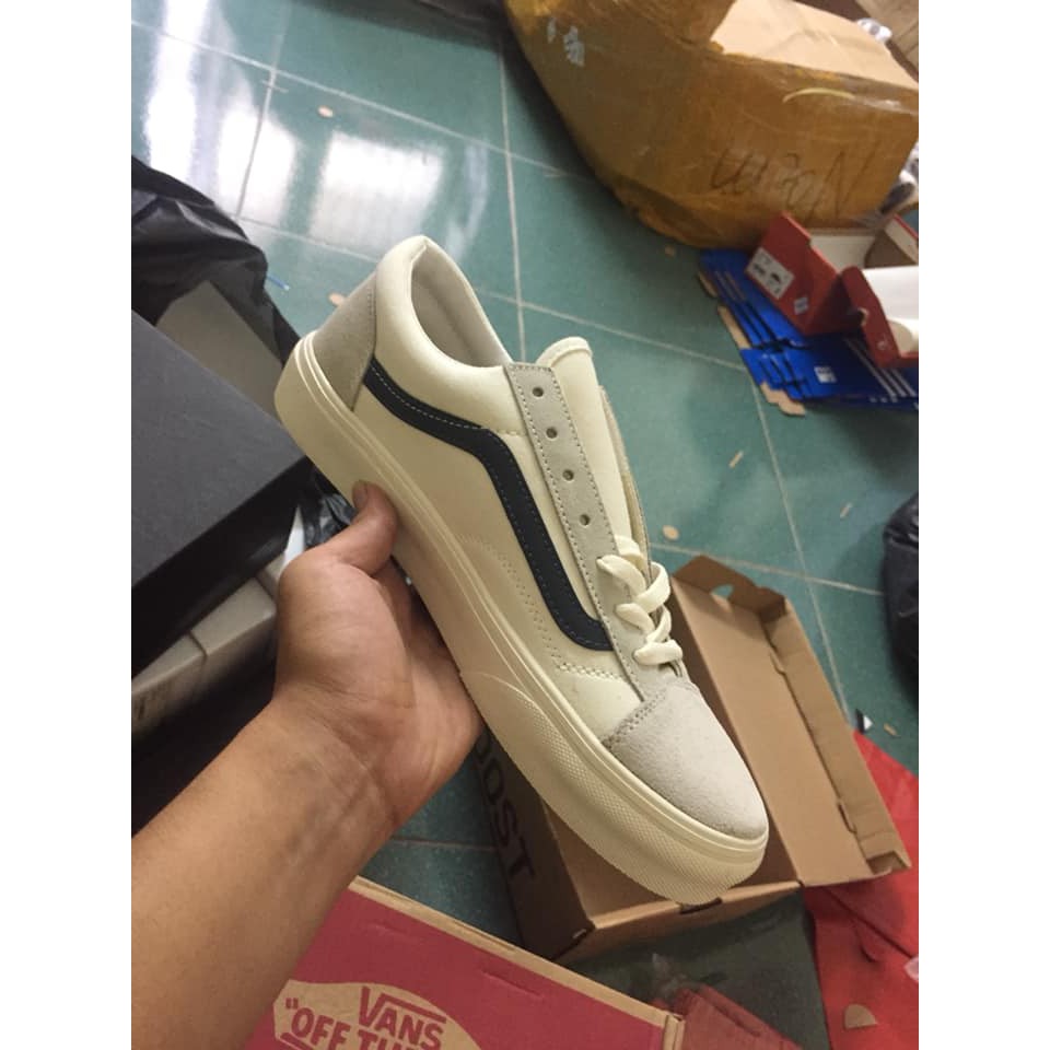 giày Vans trắng vạch xanh than ( ảnh thật )