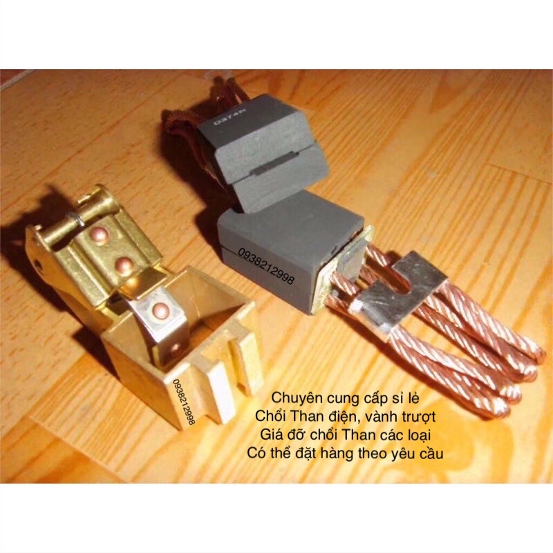 giá đỡ chổi Than 16x25 + chổi Than