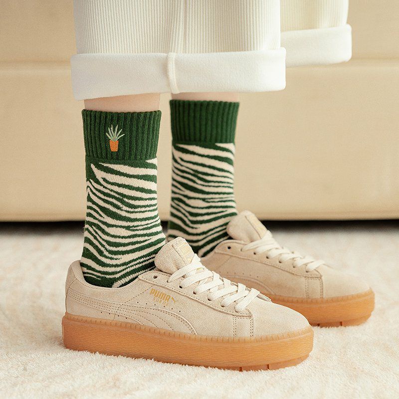 Tất nữ vớ nữ cao cổ mùa đông thêu họa tiết xương rồng xanh siêu dày cao cấp phong cách vintage