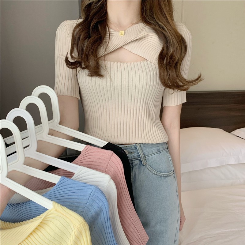 Áo thun tay ngắn dáng ôm thiết kế khoét lỗ thời trang quyến rũ cho nữ