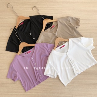 Croptop tăm cổ v form suông