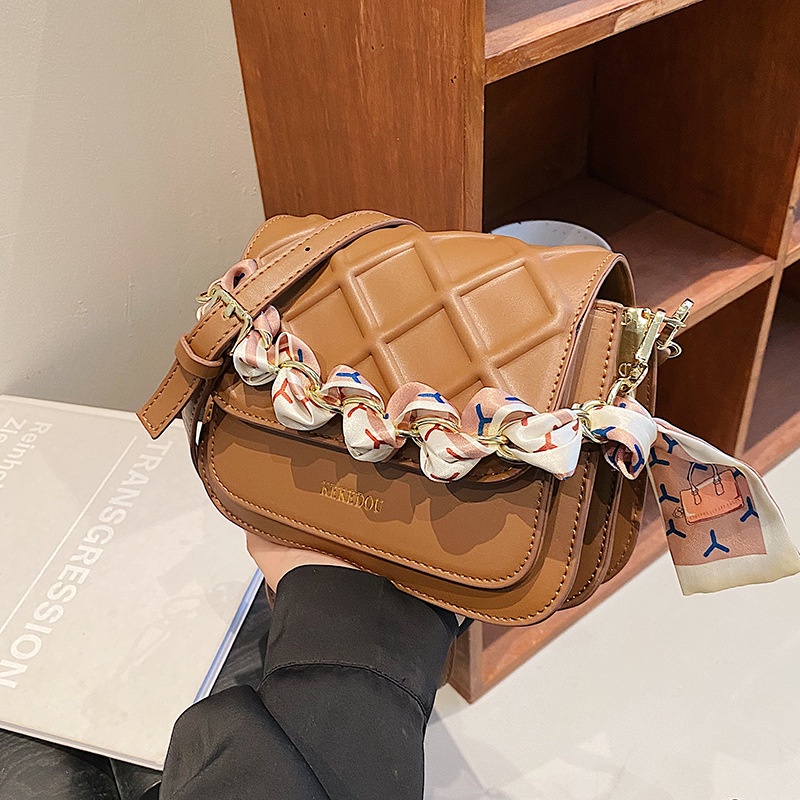 Túi đeo vai IELGY bằng PU phối dây xích cổ điển dễ phối đồ thời trang cho nữ