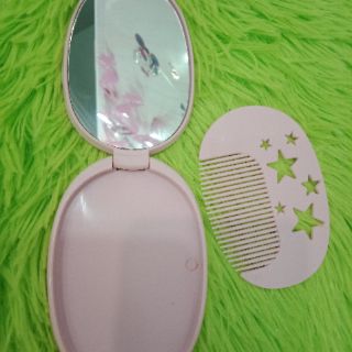 Gương kèm lược Hello Kitty