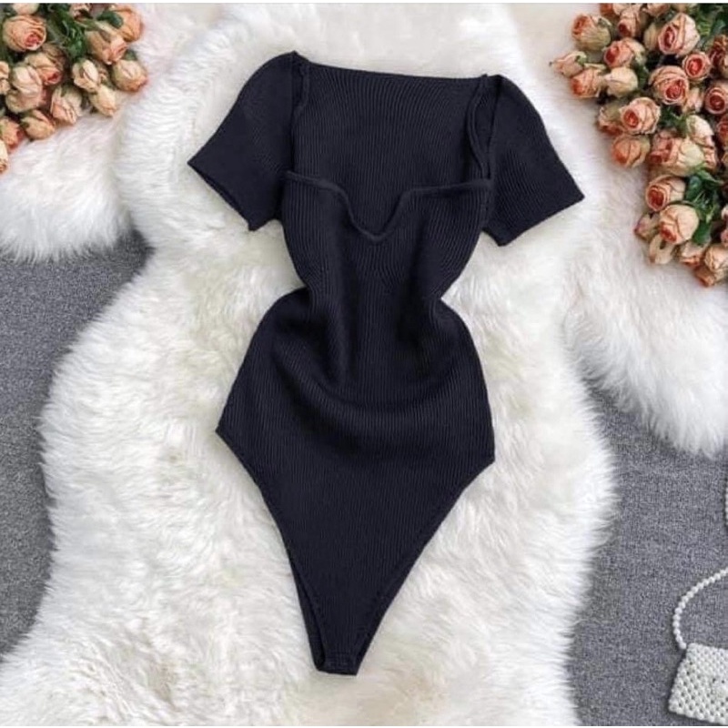 bodysuit đen xinh