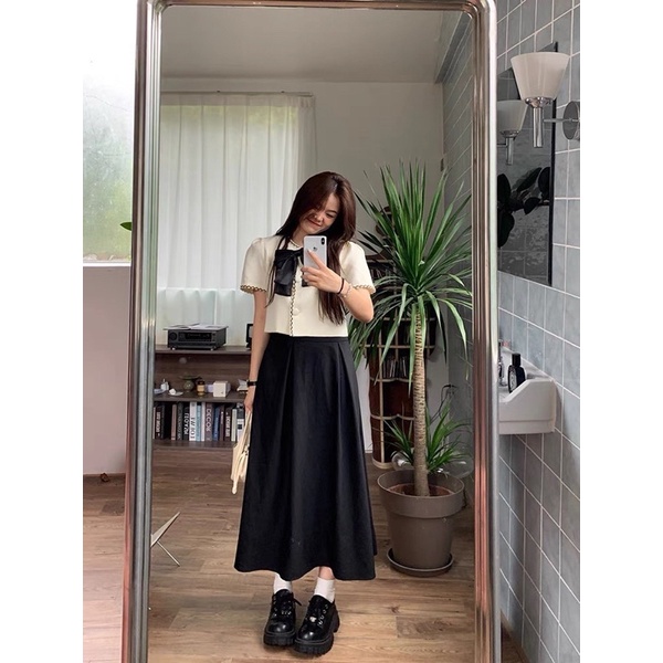 Sét áo croptop cổ nơ đen mix chân váy xòe đen dài Jari Clothes
