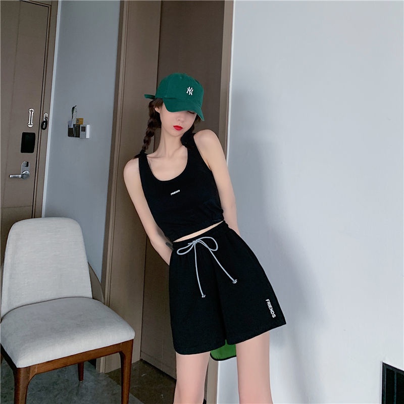 Bộ đồ thể thao hai mảnh áo sát nách phối quần short thời trang mùa hè 2020 cho bạn gái